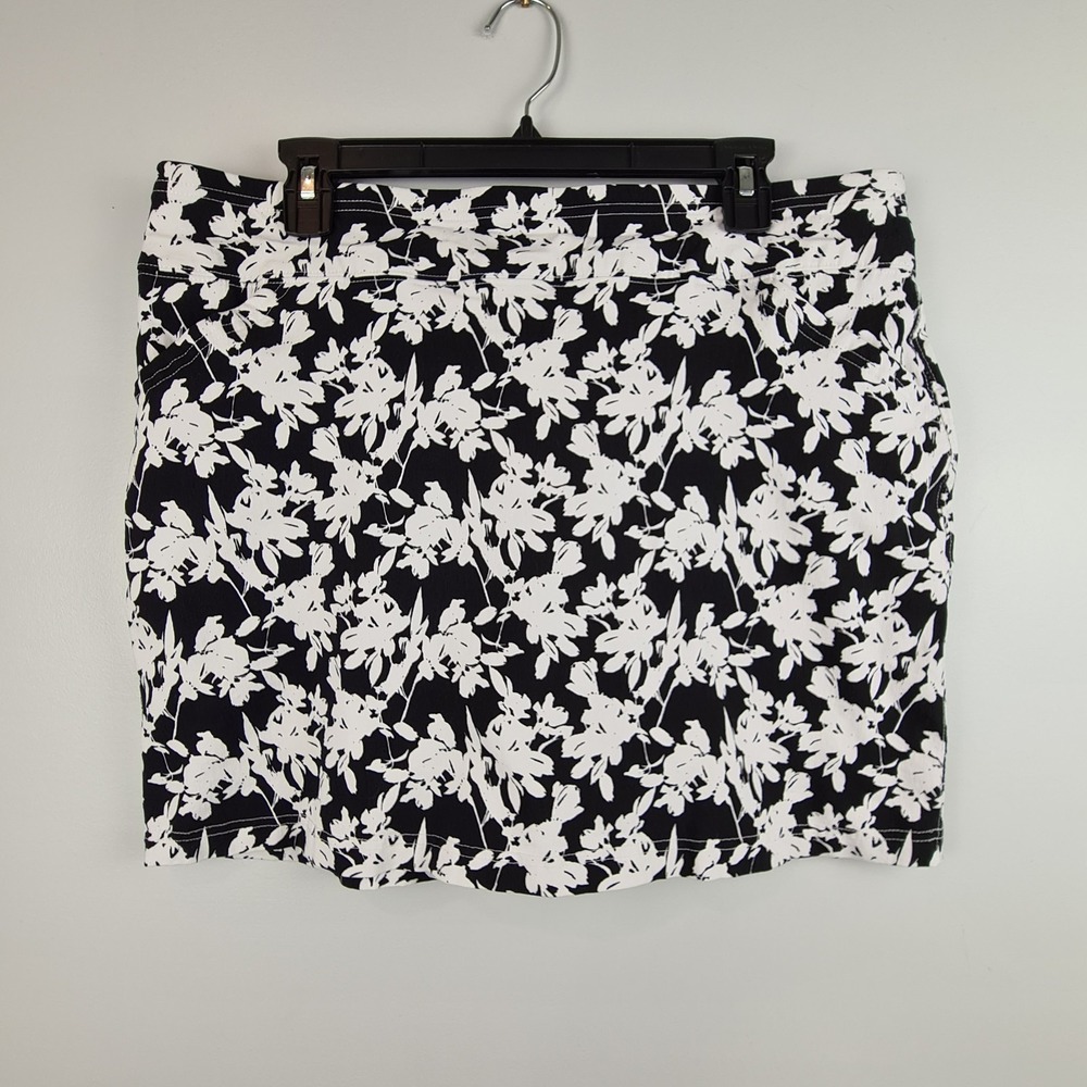 Mario Serrani Comfort Stretch Short Skort XL Tummy Control Black/White Floral‎